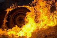 В Курагино мужчина сжёг автомобиль бывшей возлюбленной