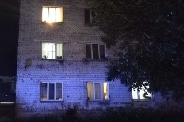 Полуторагодовалая девочка погибла в Тыве после падения из окна многоэтажки