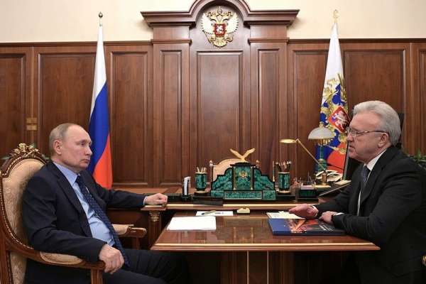 Владимир Путин провел рабочую встречу с Александром Уссом