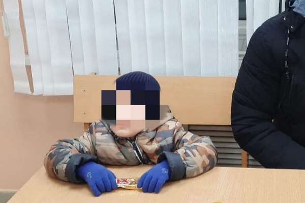 В Железногорске вернули родителям потерявшегося 3-летнего мальчика