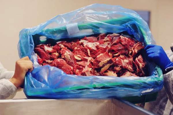 В Ермаковском районе выявлен «опасный» цех по переработке мяса