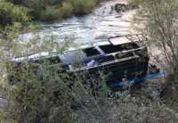 В Курагинском районе микроавтобус улетел в реку