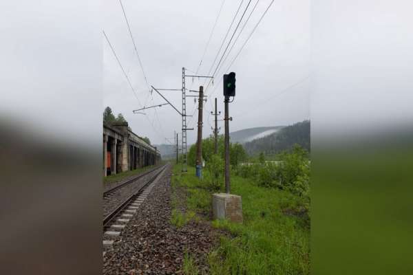 Житель Хакасии зацепился за вагон поезда и погиб