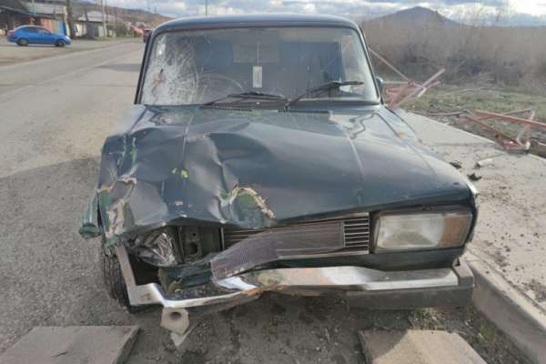 В Саяногорске работник СТО угнал и разбил чужой автомобиль