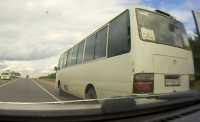 Автобус в Минусинском районе пострадал от визорного устройства дорожников