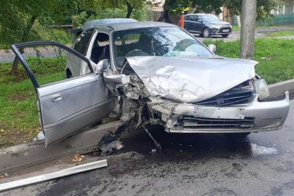 В Абакане пьяный водитель-повторник попал в ДТП на угнанном автомобиле