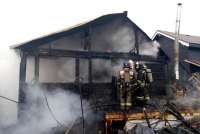 В Хакасии из-за неосторожного обращения с огнем загорелись 2 частных дома