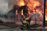 Один человек погиб при пожаре в многоквартирном доме в Хакасии