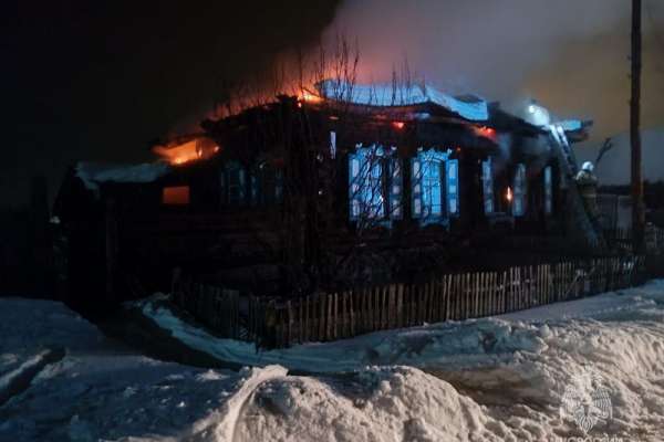 В селе Ермаковского района в пожаре погибла женщина