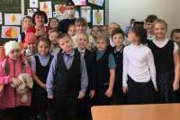 В Минусинске инспекторы ГИБДД поздравили своих первых учителей