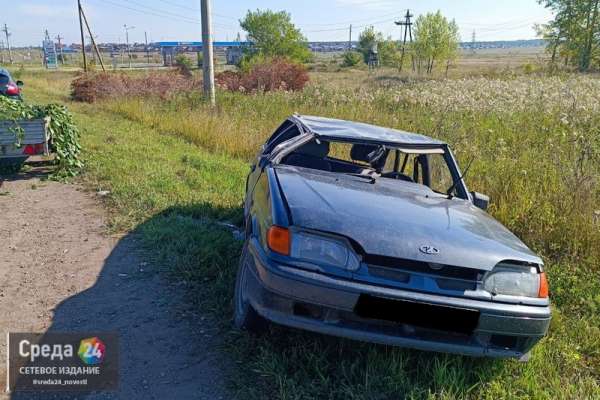 Попавший в ДТП автомобиль под Минусинском перевернулся на крышу
