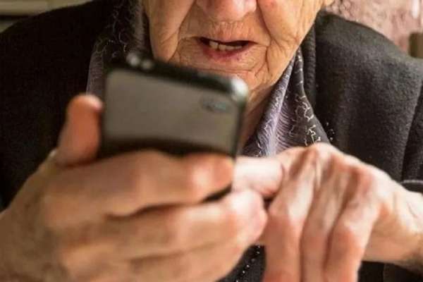 В Хакасии пенсионерка подверглась массированной атаке мошенников