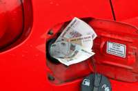 Россияне обозначили виновных в росте цен на бензин