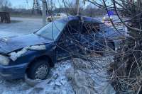 Водители пострадали при лобовом столкновении машин в Хакасии