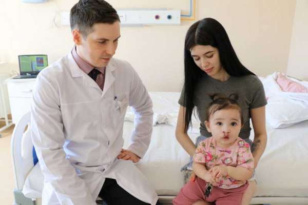 В Хакасии впервые провели операцию ребёнку с двумя врождёнными патологиями лица