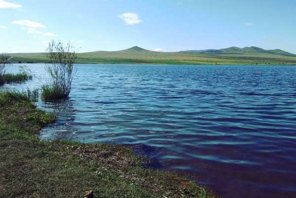 В Хакасии из искусственных водоемов Майны в Енисей попадает зараженная вода