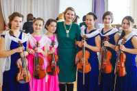 Юные скрипачки из села на юге края выступили с именитыми артистами