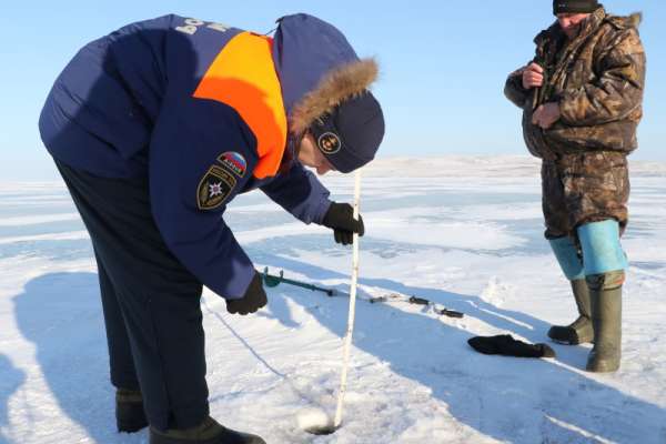 Некоторые водоемы Хакасии остаются небезопасными для выхода на лед