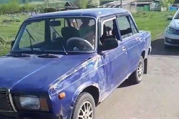 В Каратузском районе пьяная женщина перевозила на автомобиле четверых детей