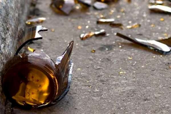 Уголовное дело завели на жителя Хакасии из-за неудачно брошенной бутылки