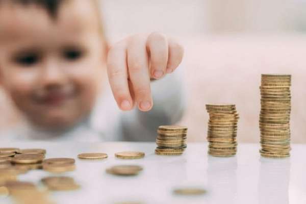 Безработным родителям в сентябре выплатят по 3 тысячи рублей на ребенка