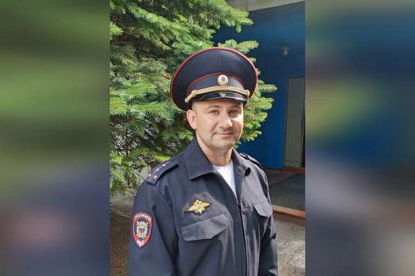 В Красноярске полицейский спас молодого человека от необдуманного шага