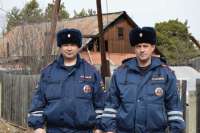 В Минусинске инспекторы ДПС спасли людей