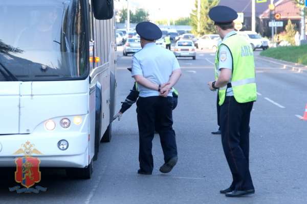 В Красноярске под колесами автобуса погиб 10-летний ребенок
