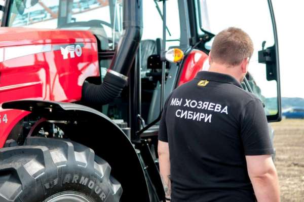 В «День поля» в Емельяновском районе аграрии обменялись опытом в решении проблем сельскохозяйственного сектора