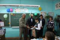 В Каратузском районе губернатор подарил ребенку удочку