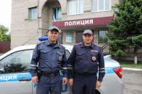 В Хакасии сотрудники ДПС спасли жителя Минусинска, уснувшего на обочине дороги