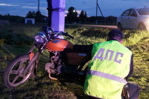В Красноярском крае мотоциклист-подросток сбил девушку и разбился насмерть