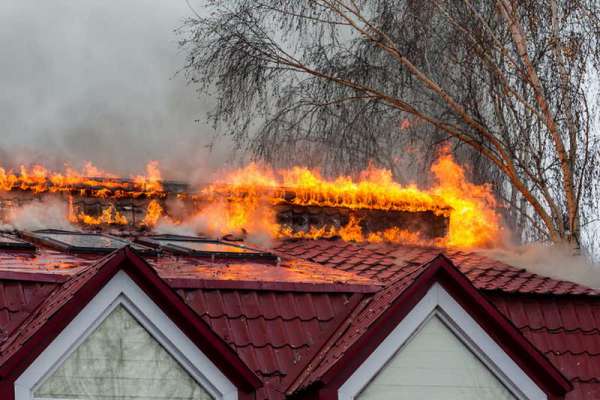 В Идринском районе сгорела крыша дома