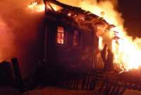 В Минусинске горели дом и баня