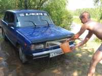 Минусинских водителей призвали не мыть машины на берегу водоемов