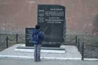 Площадь перед памятником жертвам Чернобыльской АЭС закрыли для таксистов