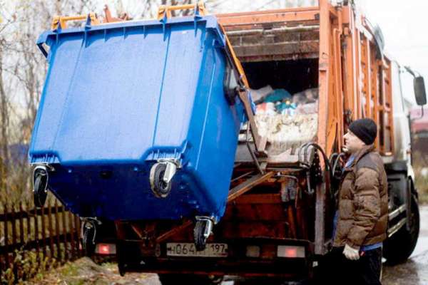 В столице Хакасии большинство организаций не платят за вывоз мусора