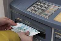 Жительнице Саяногорска вернули забытые в терминале деньги