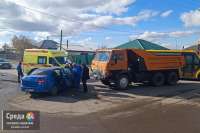 В Минусинске в дорожной аварии с КАМАЗом пострадала беременная девушка