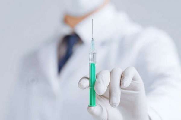 Минздрав внес вакцинацию от COVID-19 в календарь профилактических прививок