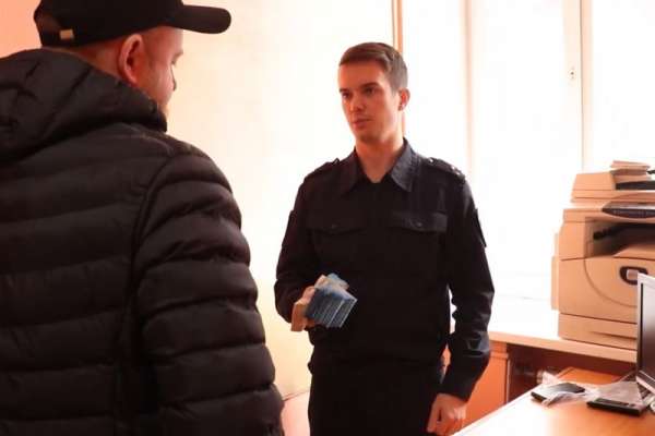 Житель Красноярска угнал и продал за миллион рублей машину друга