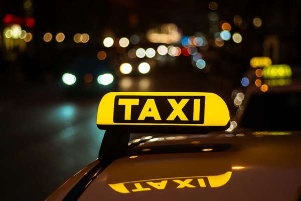 В Абакане таксист лишился 74 тысяч рублей после заявки на перевозку «иностранца»