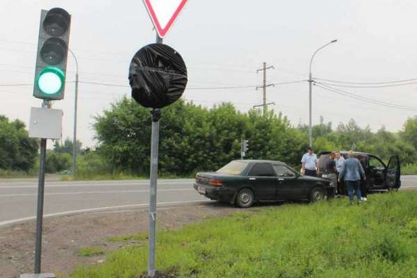 В Абакане хозяин  «аварийного» светофора оштрафован на 300 тысяч рублей