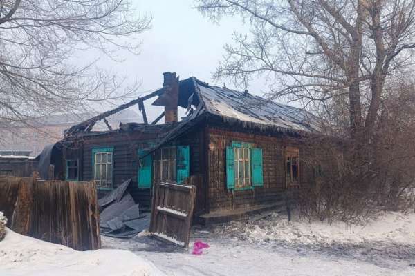 Ночной пожар в Минусинске оставил без крова четыре семьи