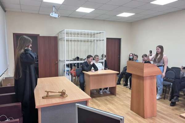 Школьники из Минусинска на один день стали студентами ХГУ