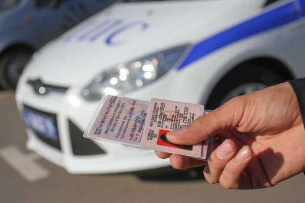 Минусинцам следует позаботиться о своевременной замене водительских прав