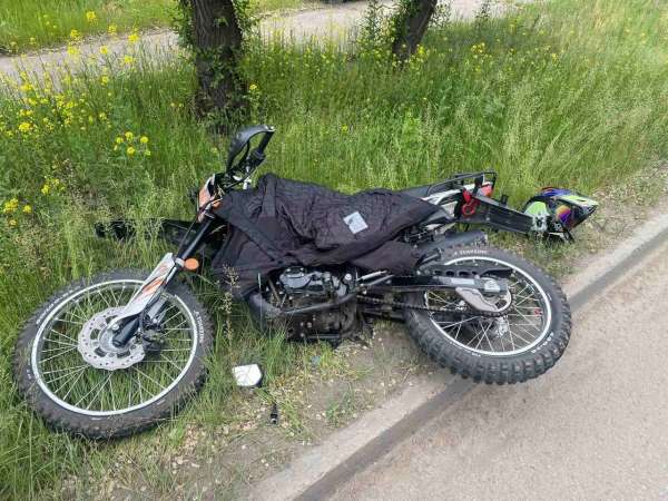 В Хакасии двое подростков разбились на мотоцикле