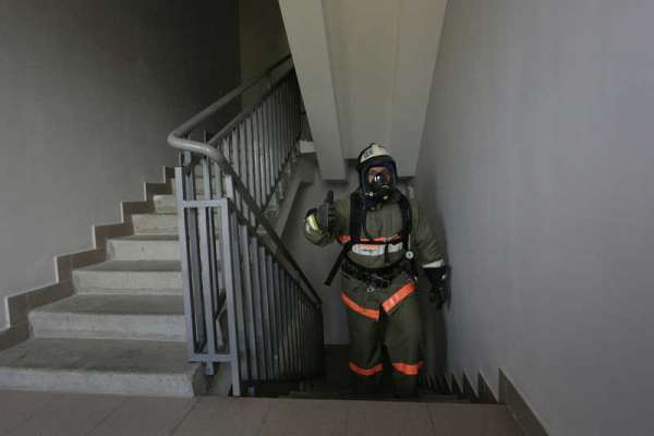 В Абакане пожарные состязались в «забеге на высоту»