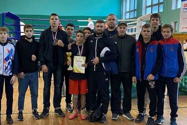 Юный боксер из Минусинска завоевал бронзу на престижных соревнованиях в Чувашии
