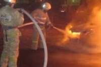В Шушенском на улице загорелся автомобиль